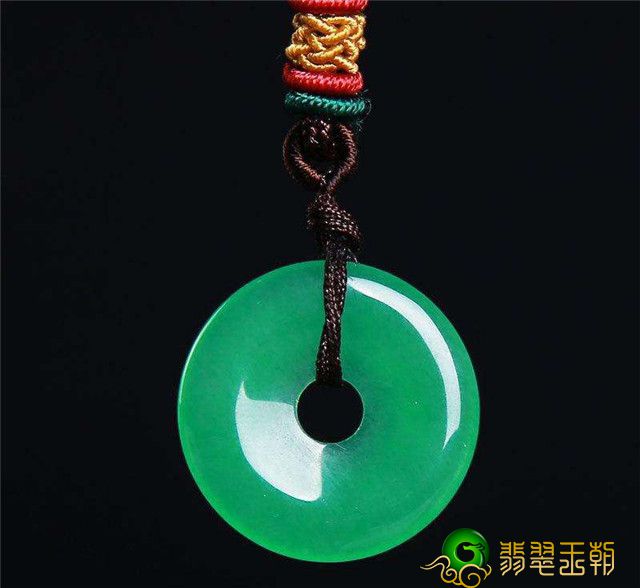 翡翠平安扣寓意是啥？喻意幸福备受翠友亲睐！   第2张
