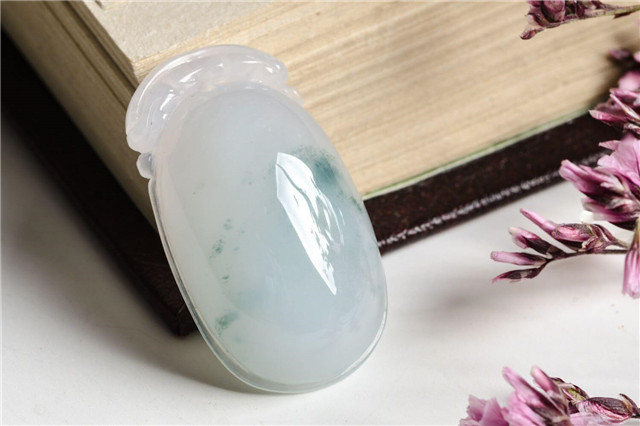 如何辨别飘花翡翠真假？看看它的特征就知道了！   第3张