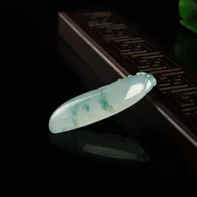 
                在网上购买翡翠是否靠谱？
   第4张