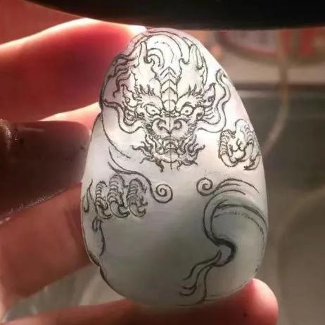 
一块精典翡翠边料，起货龙牌神情真实有支撑力，霸气外露
   第3张