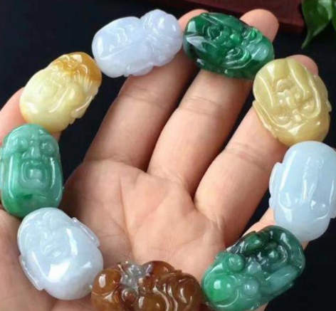 成功男士翡翠手串图片 适合男士戴的翡翠手串   第2张
