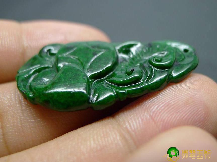 翡翠颜色分类的依据有什么？翡翠究竟有多少种颜色？   第3张