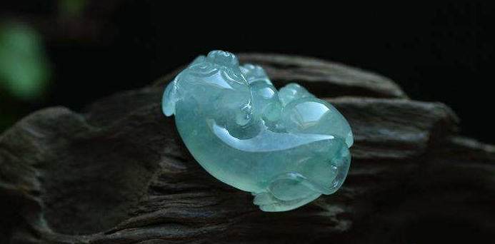 翡翠的“新坑”与“老坑”是什么？看完这篇文章你就明白了   第1张