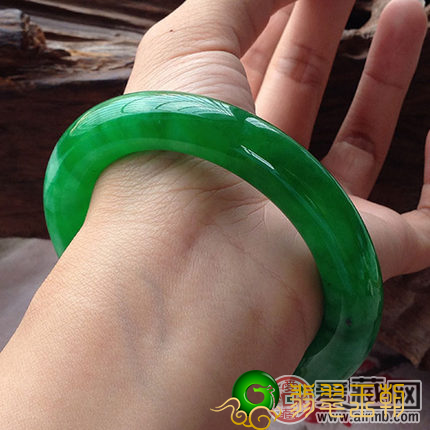 极品帝王绿翡翠价格是多少？   第2张