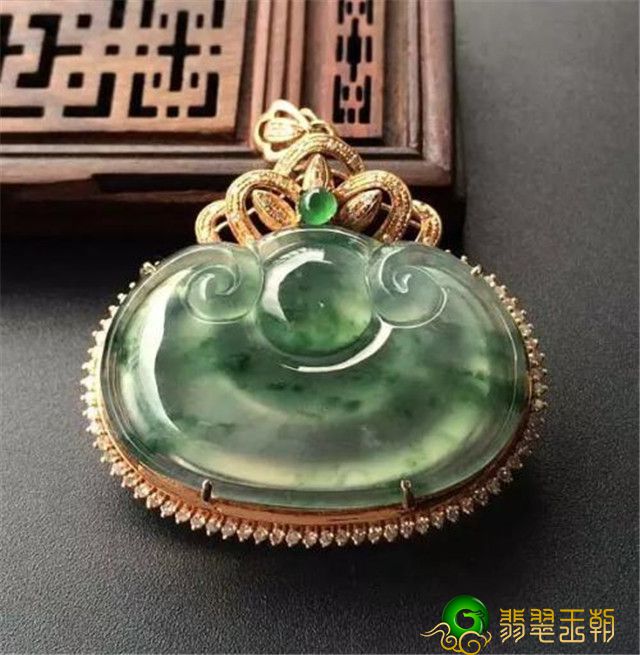 翡翠吉祥如意合适哪些群体配戴？我给您深入分析！   第3张