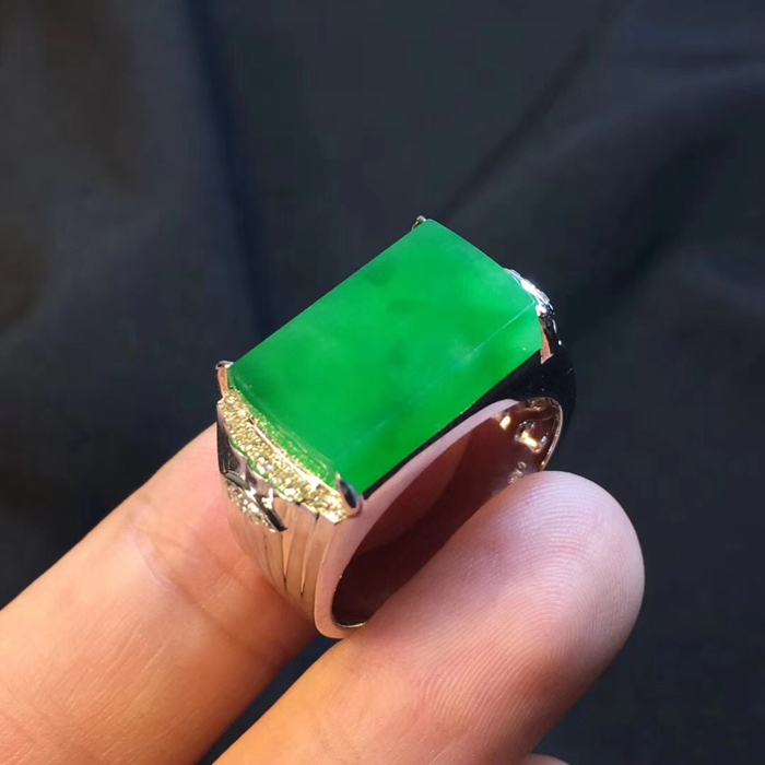 翡翠商城选择哪家好？翡翠优势和好处有哪些   第2张