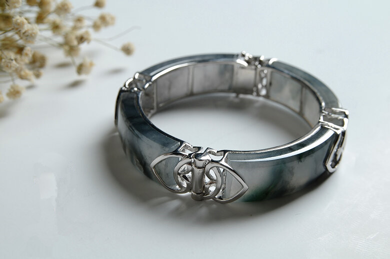 受损翡翠手镯如何进行挽救   第1张