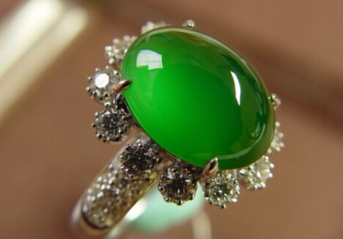 最惨翡翠收藏户，买了14件翡翠，没有一件是A货？真相是……   第2张