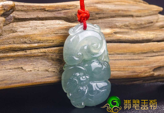 选翡翠项链吊坠看喻意 原先也有这么多注重 