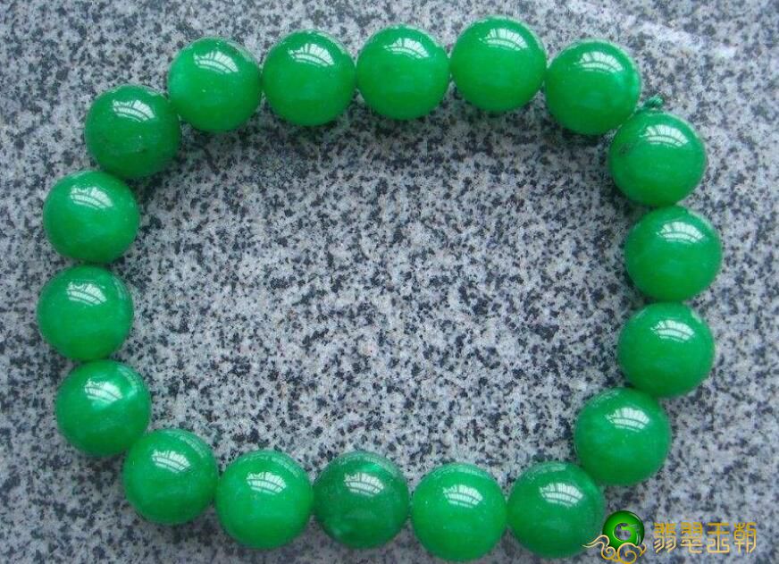 翡翠佛串粒数有什么注重？你别再随意乱戴了   第2张