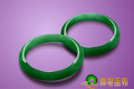 翡翠玉镯戴久了会有变化吗？戴多久翡翠会变才能变透   第2张