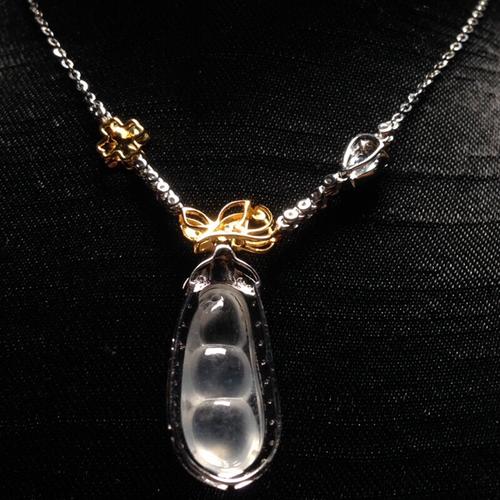 白冰翡翠吊坠价值如何？本文为你揭开答案！   第2张