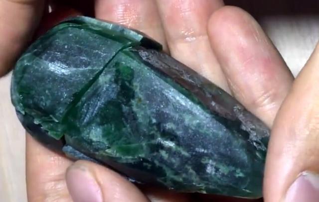 翡翠原石切割技巧 为什么翡翠原石重在切割   第1张