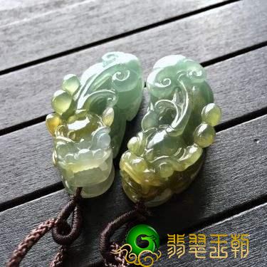 戴金貔貅好還是翡翠貔貅吊坠好 女性带哪样会更好 