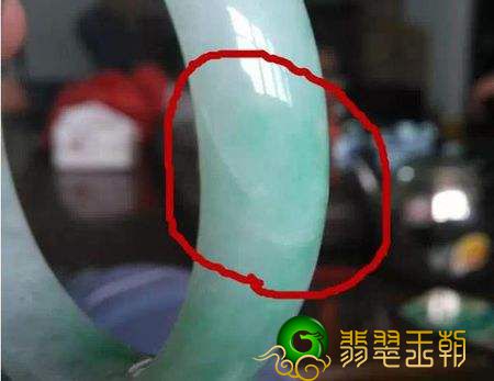 翡翠的瑕疵有哪些？黑点的翡翠值钱么   第3张