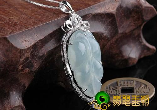 翡翠叶片项链吊坠喻意多，大家千万别搞错了！   第3张