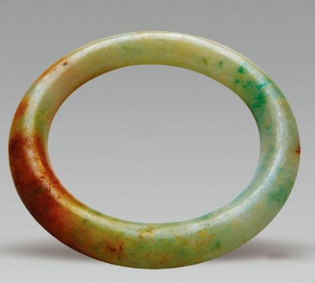 清代翡翠手镯值多少钱 清代翡翠手镯如何估价   第2张