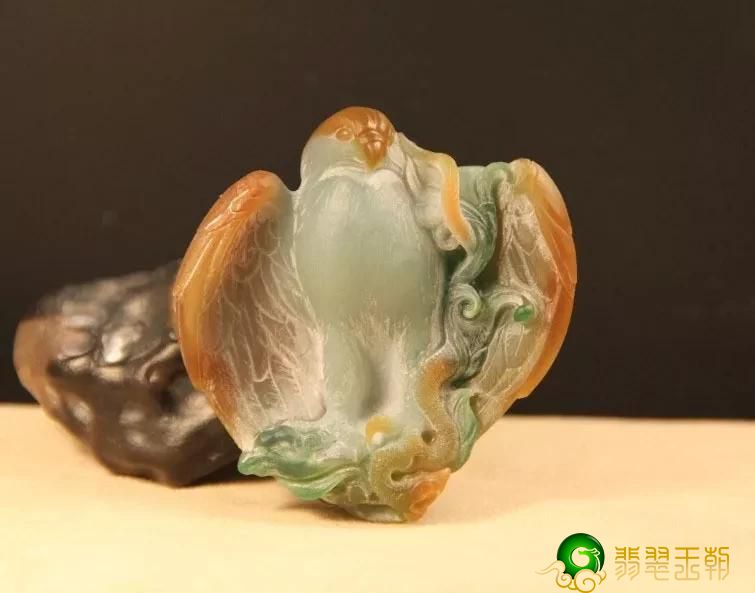 还没有雕刻竣工，就被藏友拿到，封杀一年后绝品翡翠再入眼前！   第1张