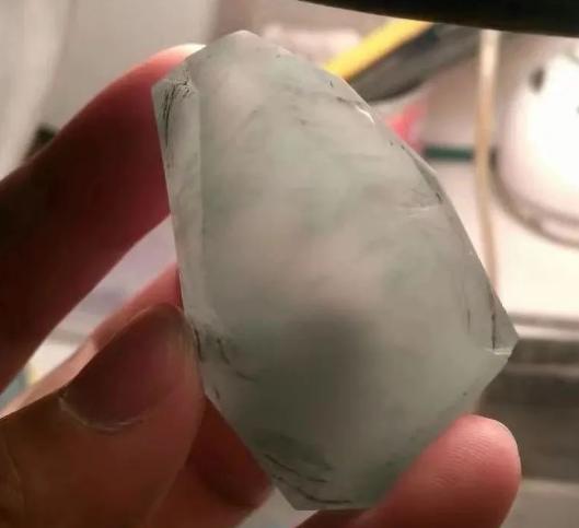 
一块精典翡翠边料，起货龙牌神情真实有支撑力，霸气外露
   第2张