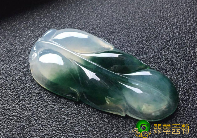 怎样选择翡翠项链吊坠 翡翠项链吊坠的价钱贵便宜   第2张