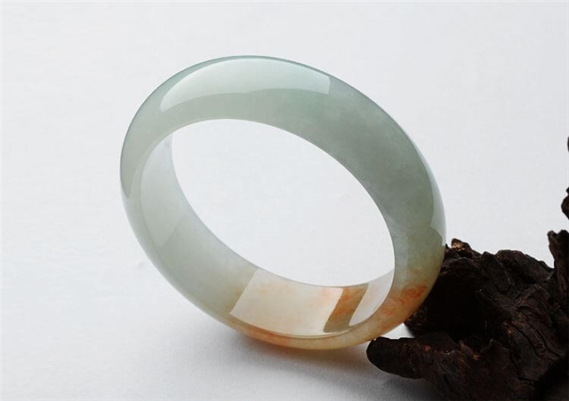 黄加绿翡翠是什么样子?快点进来了解一下！   第2张