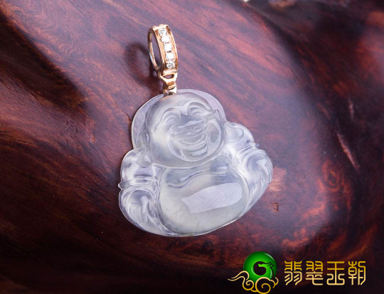 怎样选择翡翠项链吊坠 翡翠项链吊坠的价钱贵便宜   第3张