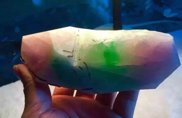 
                20年没见到的料子，让一群人头痛，却被千里江山征服了
   第2张