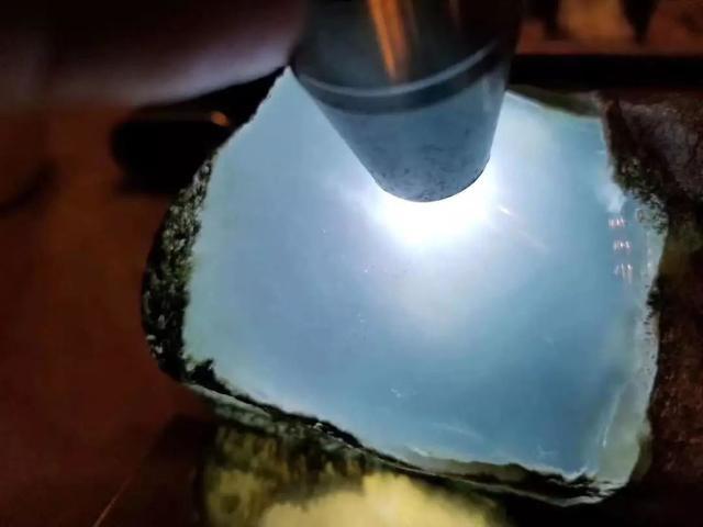 翡翠直播间真的能买到好货，不会上当吗   第2张