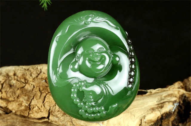 和田碧玉适合多大年龄佩戴?美玉值得每个人的钟爱! 第2张