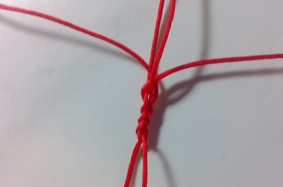 平安扣手链编法,编制平安手链的方法 第4张
