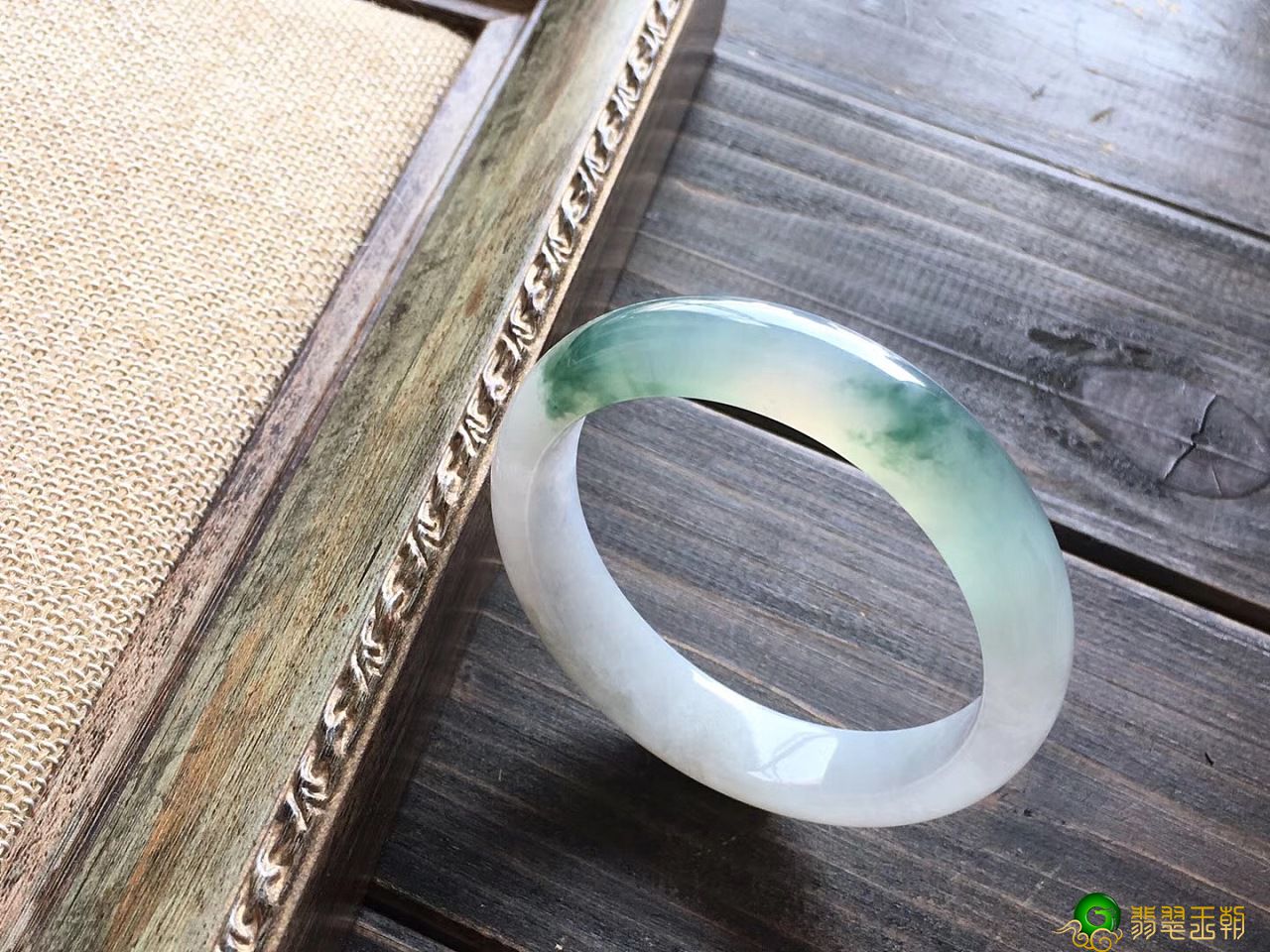售价一千块和一万块的翡翠，它们的差别在哪里？   第2张