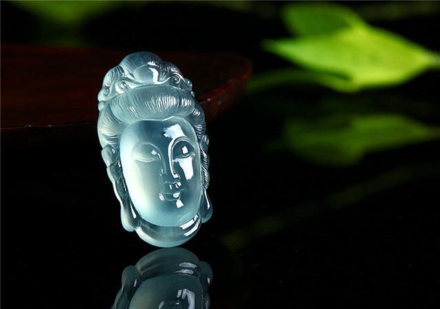 玉观音吊坠价格高吗?玉观音只能男性佩戴吗? 第1张