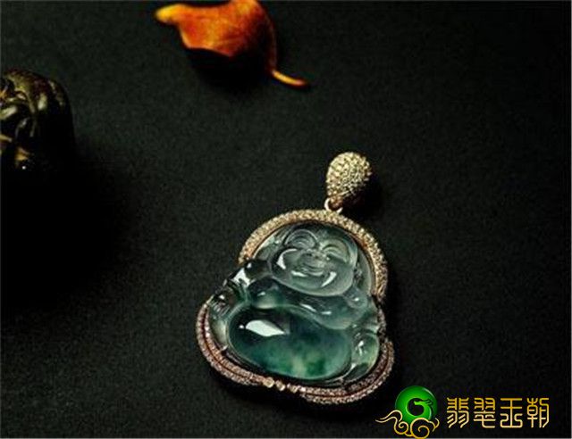 如何把翡翠越戴越透亮？我来教你几招！   第3张