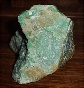 挑选翡翠毛料的基本准则 如何挑选翡翠毛料