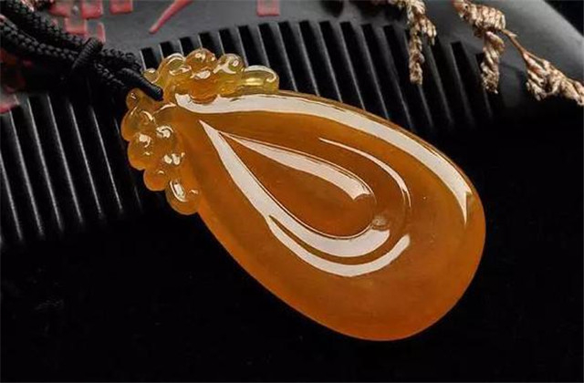 红翡翠和黄翡翠哪个好？快戳进来看一下！   第3张