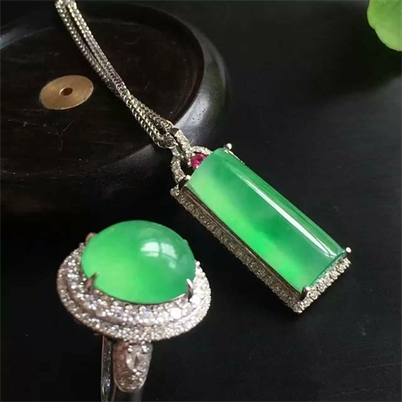 翡翠常识的基本内容都有哪些，后期的保养该如何做呢   第2张