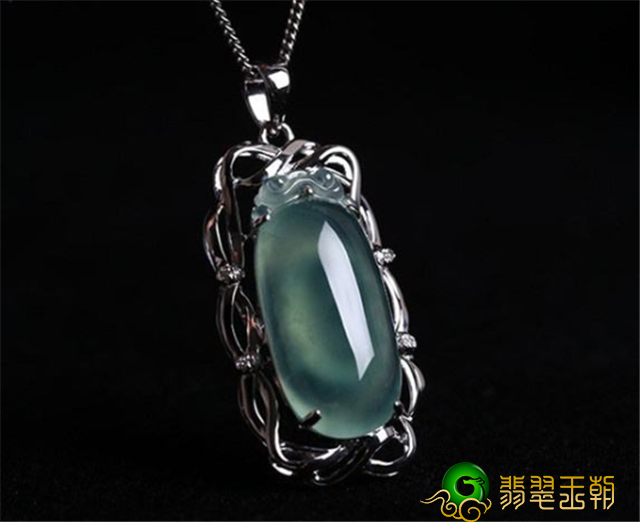 女人适合戴什么题材的翡翠挂件？这些你很有必要知道！   第3张