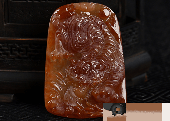 翡翠虎牌的寓意有哪些?快来看看你适不适合佩戴它？   第1张