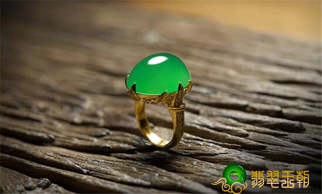 翠绿色翡翠戒指合适年青人吗？翠绿色翡翠戒指是否会老气？   第4张