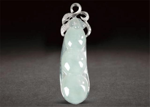 四季豆翡翠吊坠价格是多少?这篇文章为你解答! 第3张