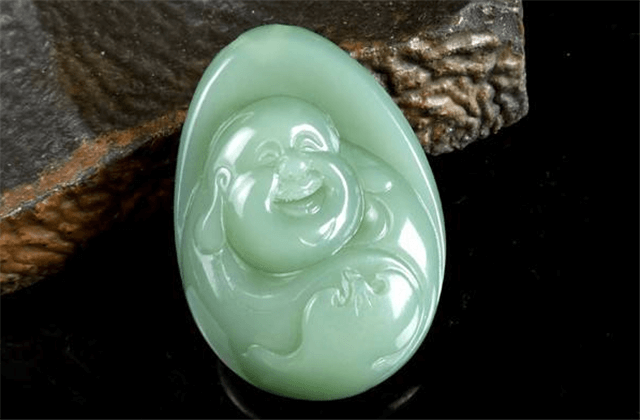 和田碧玉适合多大年纪佩戴?看完恍然大悟! 第3张