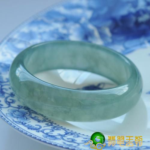 芙蓉种翡翠如何？它的价格说明了一切   第2张