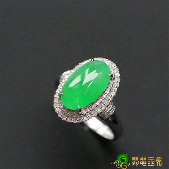 翡翠戒指价格由什么决定？讲一讲翡翠佩戴的含义！   第1张