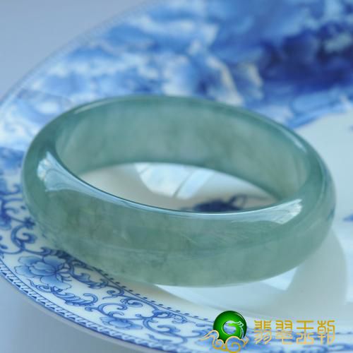 芙蓉种翡翠怎么样？它的价钱表明了一切   第2张