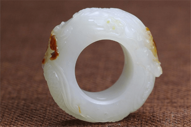 和田玉戒指戴哪个手指?原来还有这么多种说法! 第3张