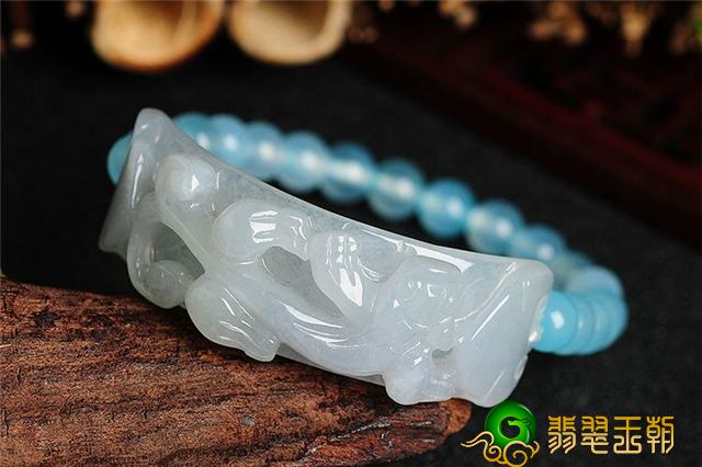 女孩合适戴翡翠貔貅吊坠吗？实际上这个问题不用担心！   第3张