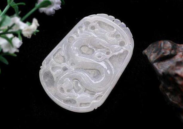 购买白色的翡翠手镯真的好吗 真相让你大吃一惊 第2张