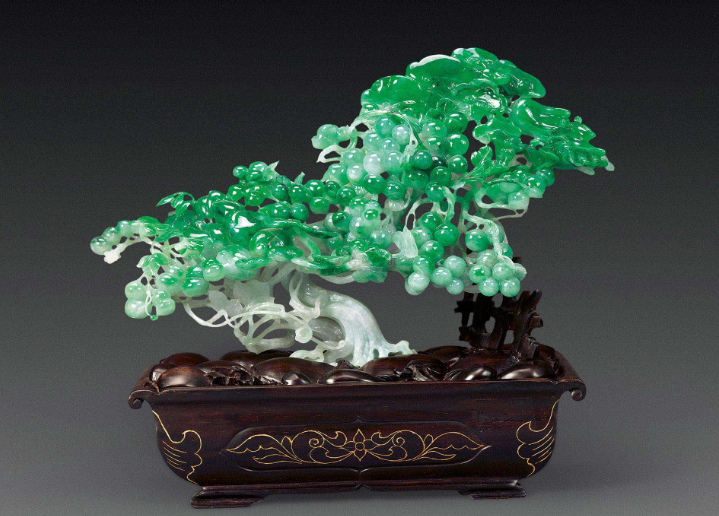 翡翠摆件，翡翠摆件该怎么选？   第1张