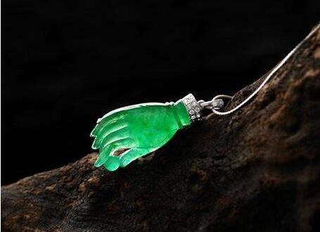 关于佩戴翡翠玉石的好处 你知道的有多少   第2张