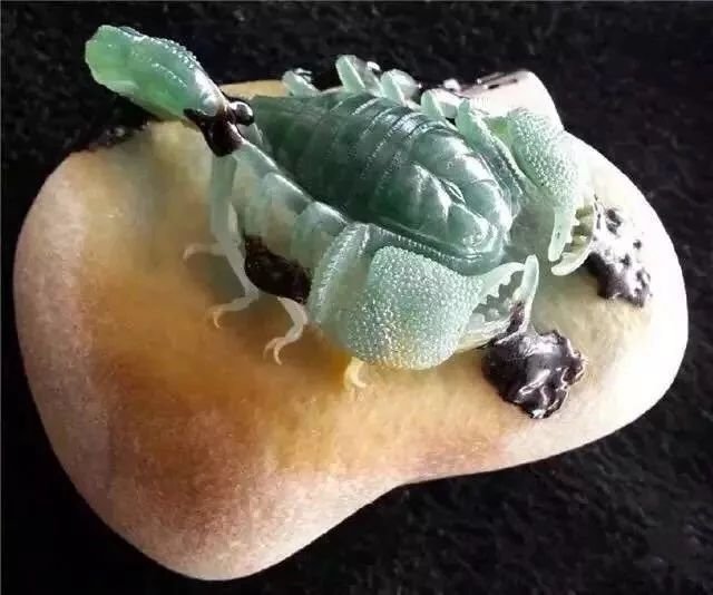 
                丝毫不起眼的小水石，大哥5000拿下，起货姑娘看了想拿刀
   第4张